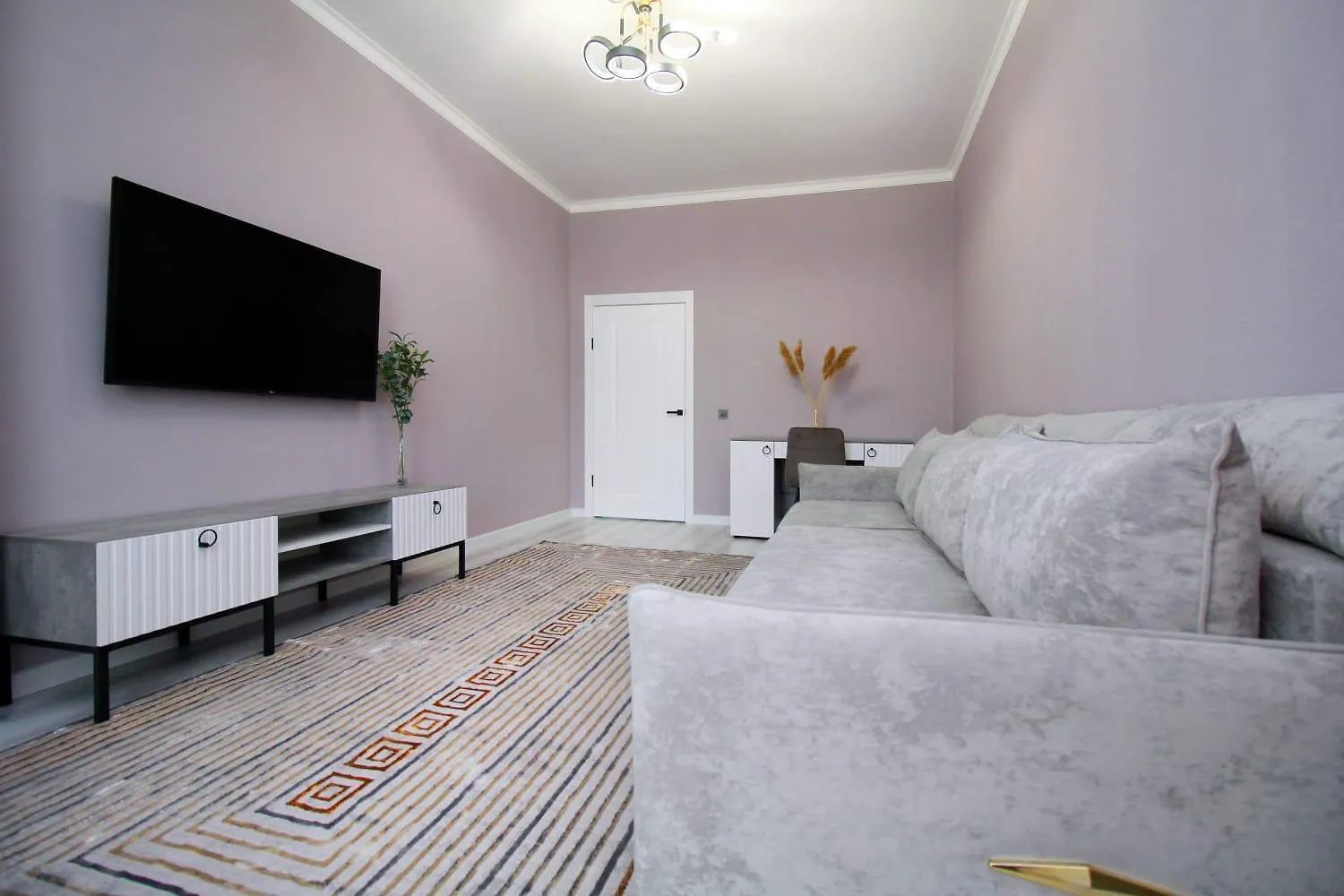 Apartmán Новые Апартаменты В Жк Бизнес Класса Рядом С Трц Мега Центр Almaty
