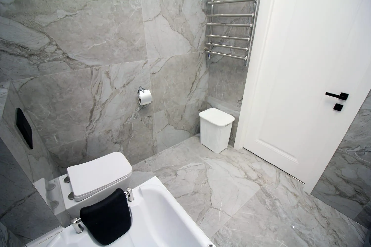 Новые Апартаменты В Жк Бизнес Класса Рядом С Трц Мега Центр Almaty Apartmán