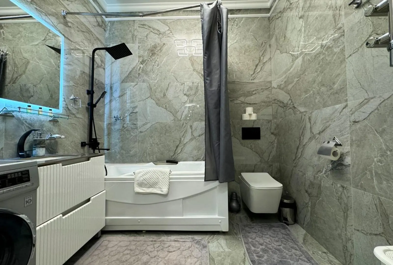 Apartmán Новые Апартаменты В Жк Бизнес Класса Рядом С Трц Мега Центр Almaty